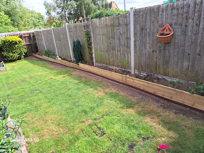 Garden border.jpg Garden border.jpg