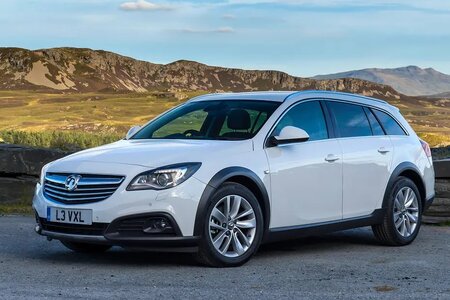 vauxhall_insignia_ct 2.jpeg