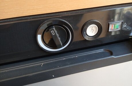 Dometic RM5310 front panel-001s.jpg