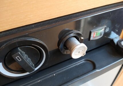 Dometic RM5310 front panel-002s.jpg