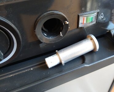 Dometic RM5310 front panel-battery removed-002s.jpg