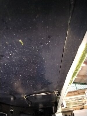 8526 - Caravan underside. .jpeg