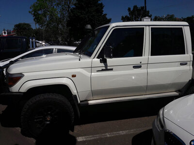Toyota Land Cruiser1.jpg Toyota Land Cruiser1.jpg