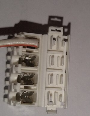 Wire-placed -connector-002-s.jpg