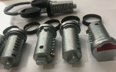 Zadi Vecam lock barrels and keys-002.jpg